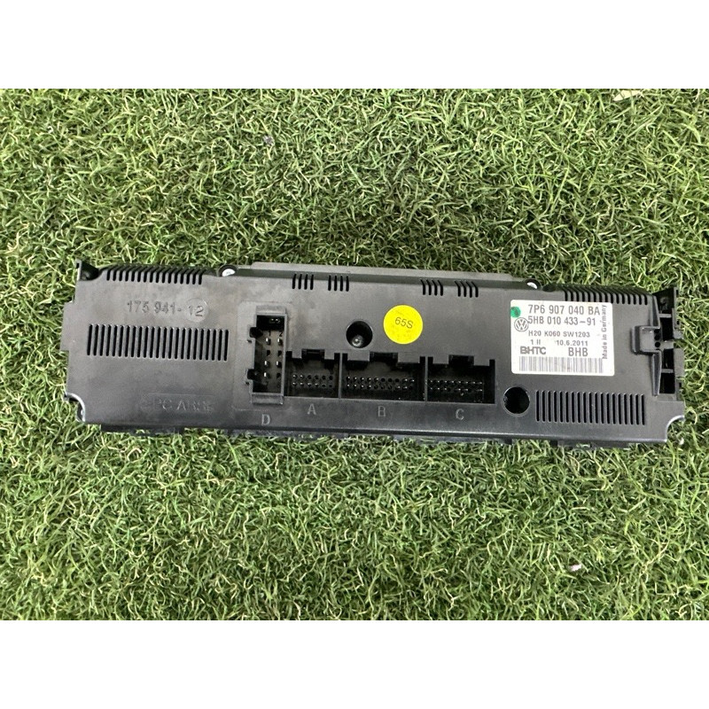 Блок управления климат-контролем (электрика / блоки управления) Volkswagen Touareg NF 2012 3.6 CGRA 7P6907040BA