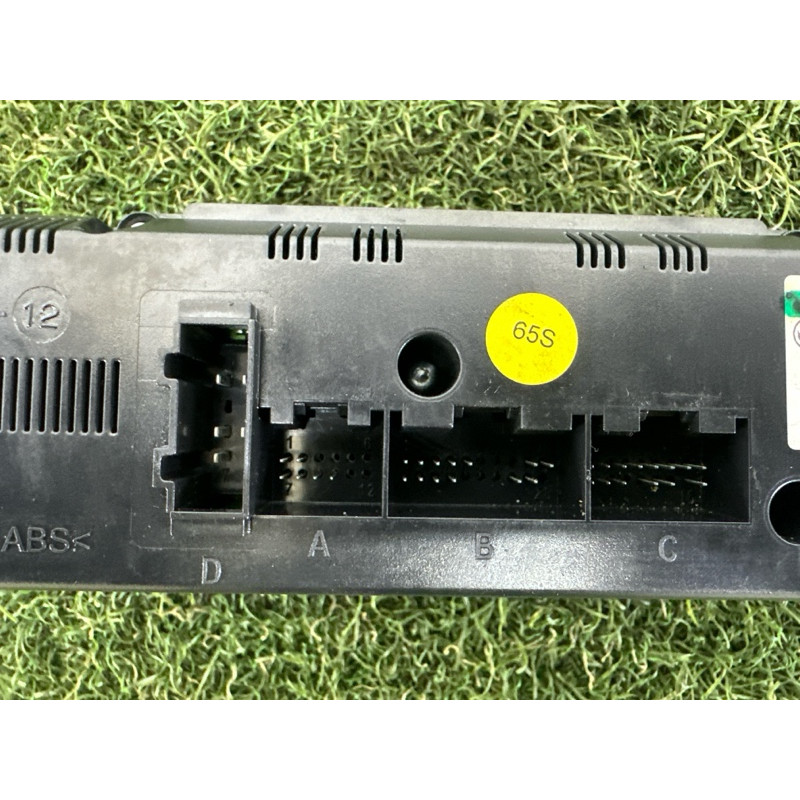 Блок управления климат-контролем (электрика / блоки управления) Volkswagen Touareg NF 2012 3.6 CGRA 7P6907040BA