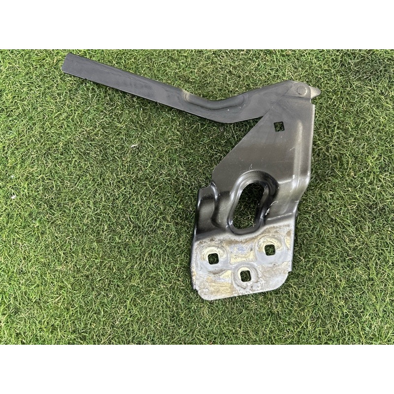 Петля капота (кузов и элементы) Volkswagen Touareg NF 2012 3.6 CGRA 7P6823301