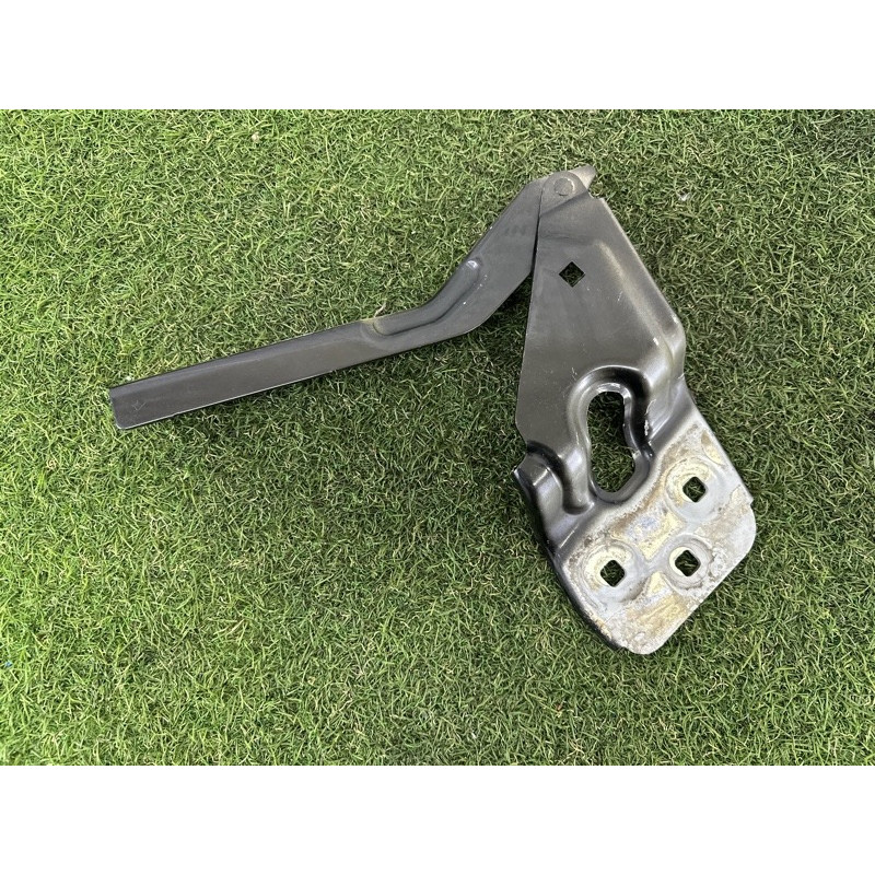 Петля капота (кузов и элементы) Volkswagen Touareg NF 2012 3.6 CGRA 7P6823301