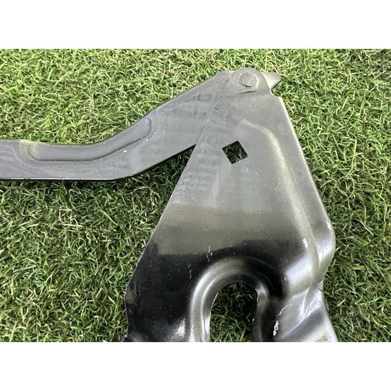 Петля капота (кузов и элементы) Volkswagen Touareg NF 2012 3.6 CGRA 7P6823301