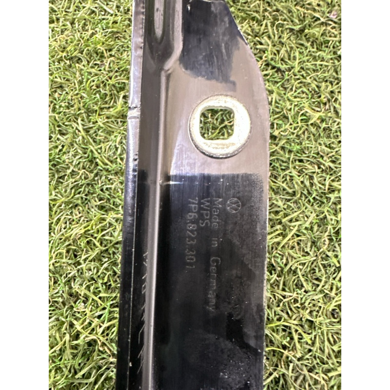 Петля капота (кузов и элементы) Volkswagen Touareg NF 2012 3.6 CGRA 7P6823301