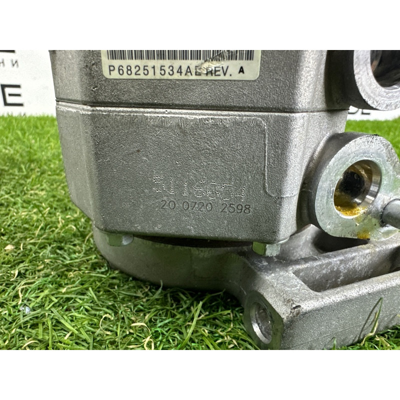 Компрессор кондиционера (отопление и кондиционирование) Jeep Grand Cherokee WK2 2020 3.6 68251534AE