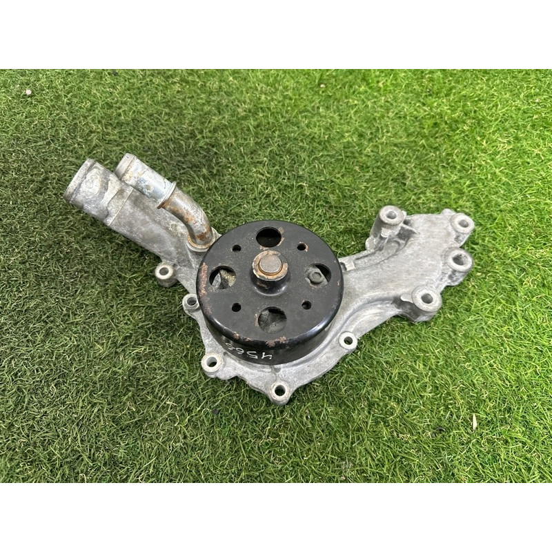 Помпа (система охлаждения) Jeep Grand Cherokee WK2 2017 3.6 68311108AA