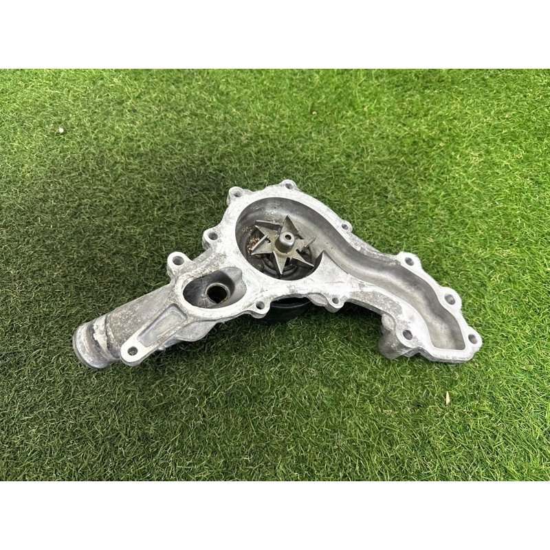 Помпа (система охлаждения) Jeep Grand Cherokee WK2 2017 3.6 68311108AA