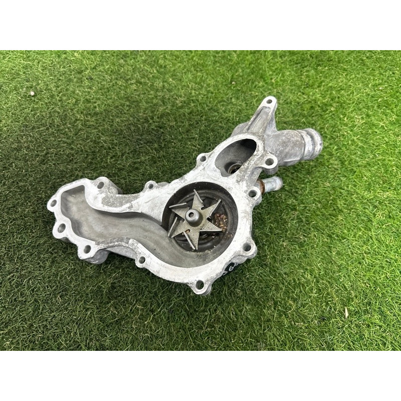 Помпа (система охлаждения) Jeep Grand Cherokee WK2 2017 3.6 68311108AA