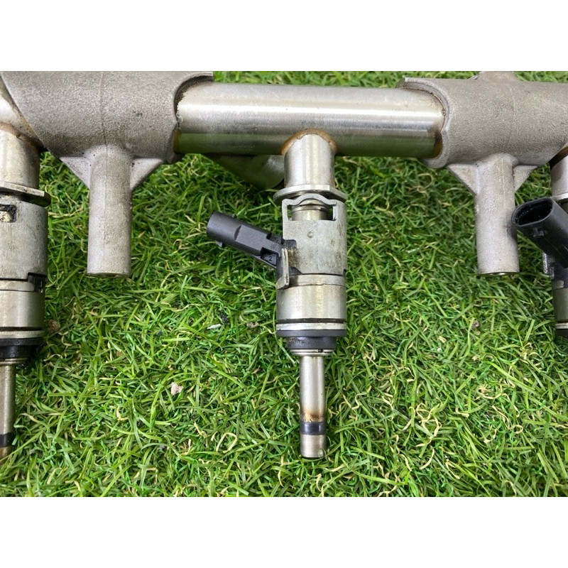 Топливная рампа (топливная система) AUDI Q7 4M 2017 3.0 CREC 06E130090AJ