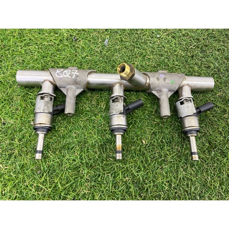 Топливная рампа (топливная система) AUDI Q7 4M 2017 3.0 CREC 06E130090AJ