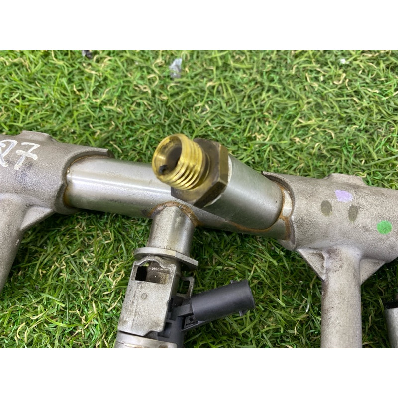 Топливная рампа (топливная система) AUDI Q7 4M 2017 3.0 CREC 06E130090AJ