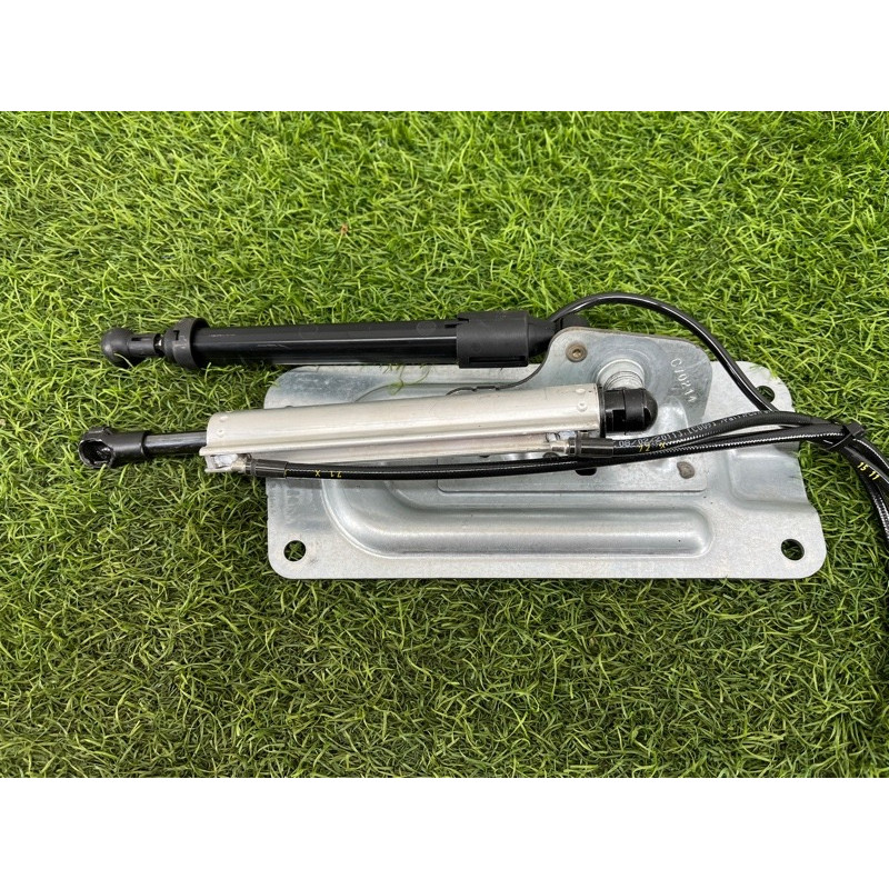 Привод двери багажника (электрика) Mercedes-Benz GL X164 2012 4.6 a1648004148