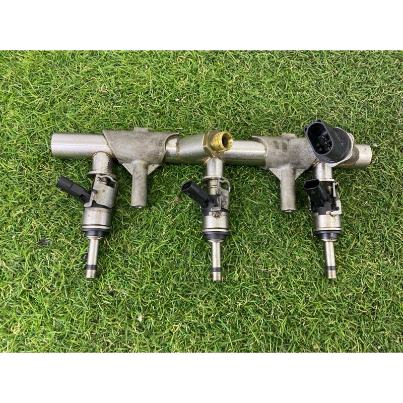 Топливная рампа (топливная система) AUDI Q7 4M 2017 3.0 CREC 06E130089AF