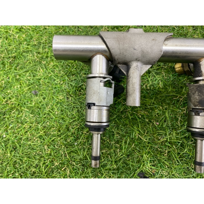 Топливная рампа (топливная система) AUDI Q7 4M 2017 3.0 CREC 06E130089AF