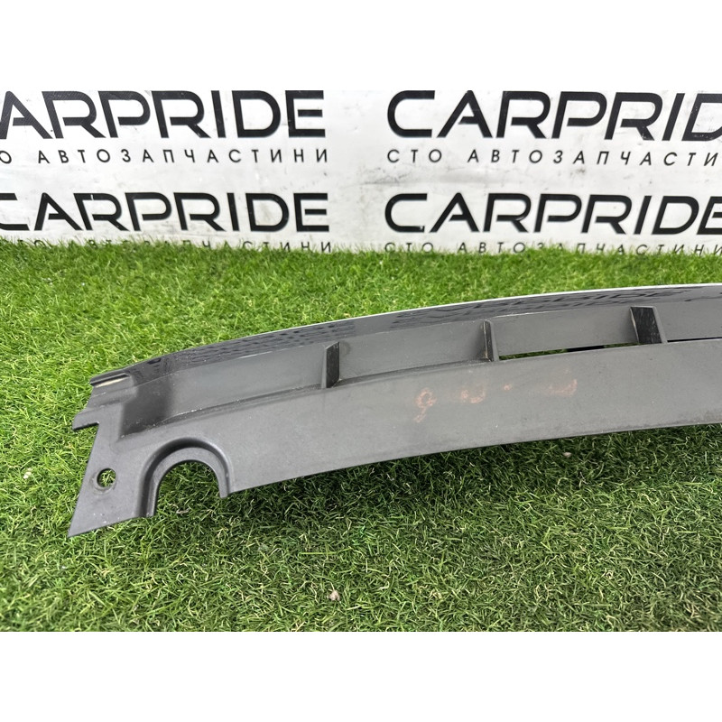 Решетка радиатора (наружные элементы кузова) Volkswagen Touareg NF 2012 3.6 CGRA 7P6853651AZLL