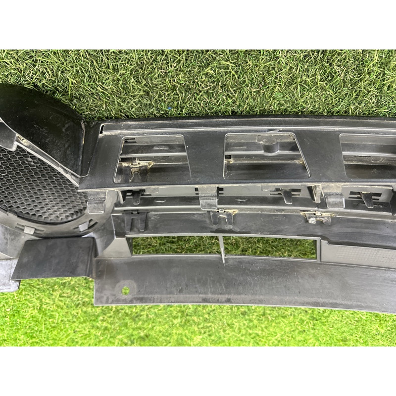 Решетка радиатора (наружные элементы кузова) Volkswagen Touareg NF 2012 3.6 CGRA 7P6853651AZLL