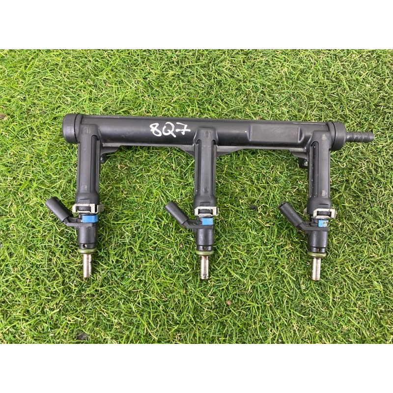 Топливная рампа (топливная система) AUDI Q7 4M 2017 3.0 CREC 06E133682C