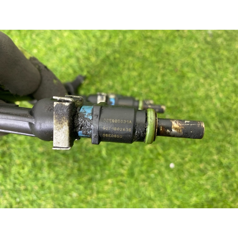 Топливная рампа (топливная система) AUDI Q7 4M 2017 3.0 CREC 06E133681L