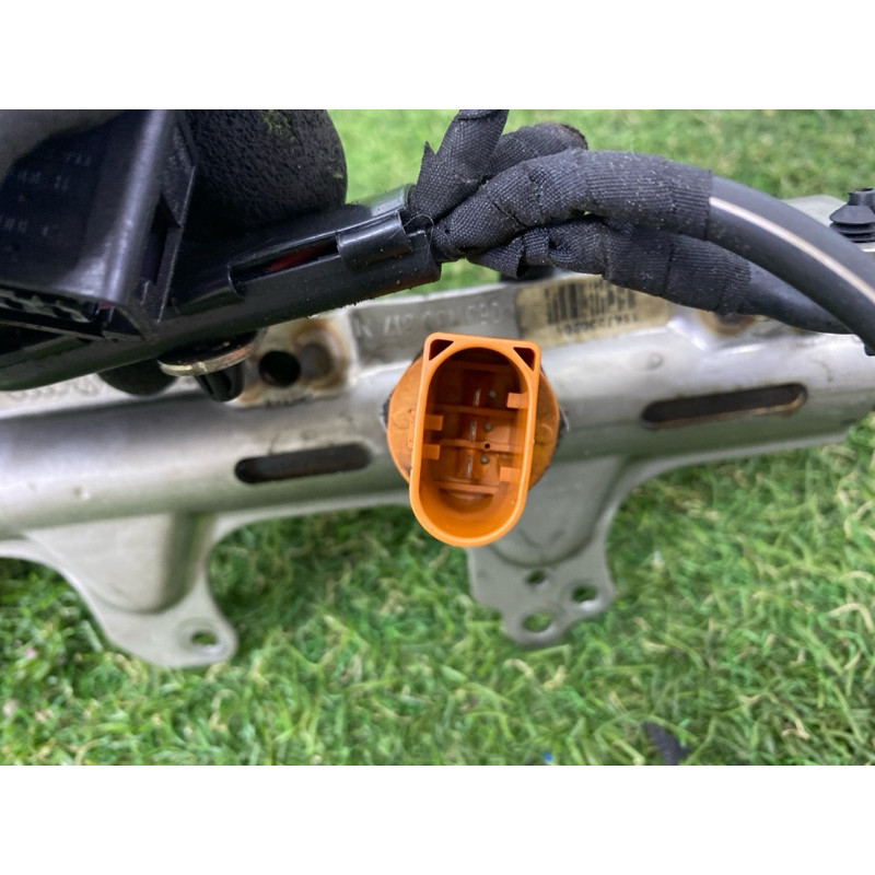 Топливная рампа (топливная система) AUDI A4 B8 2012 2.0 CAEB 06J133317M