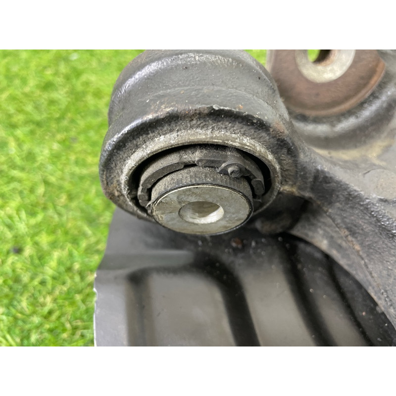 Цапфа подвески (подвеска) BMW X3 F25 2013 3.0 N55B30 33406797569