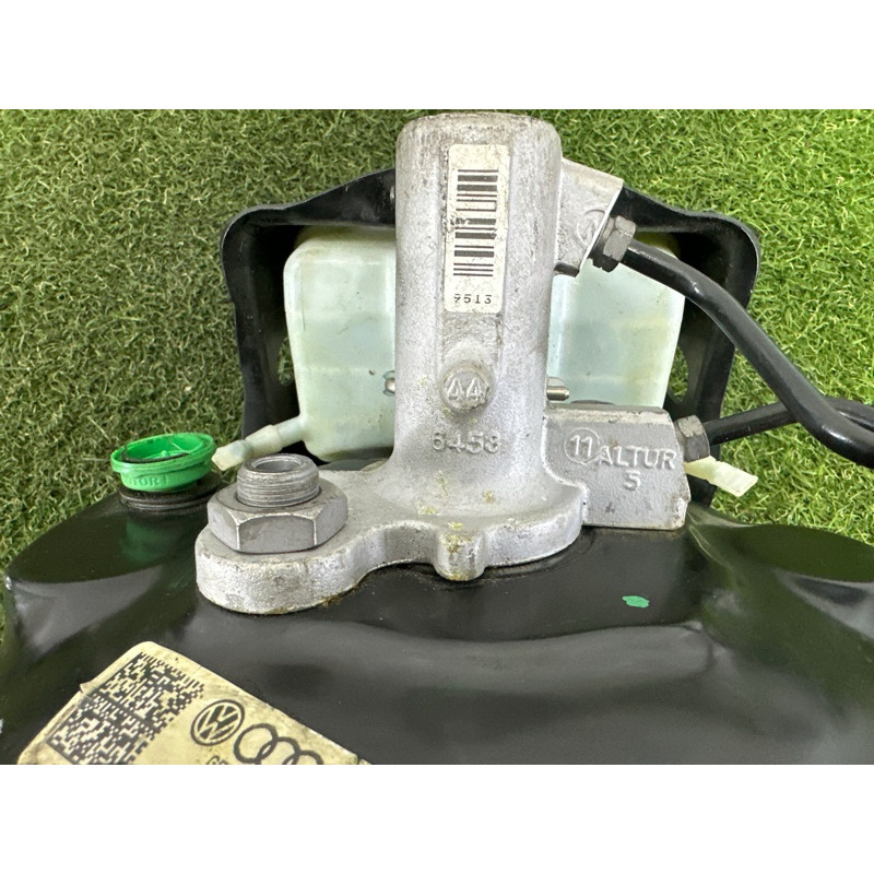 Вакуумный усилитель тормозов в сборе (тормозная система) AUDI A4 B8 2012 2.0 CAEB 8K0612107B