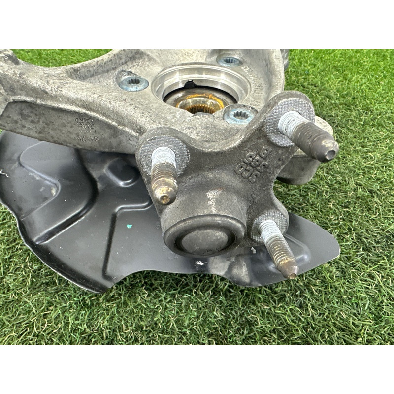 Поворотный кулак (подвеска) AUDI A3 8V 2015 1.8 CNSB 5Q0407253A