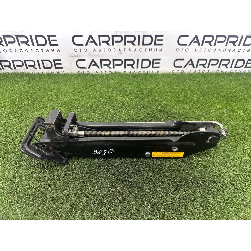 Домкрат (аксессуары) Volkswagen Touareg NF 2012 3.6 CGRA 7P0011031B