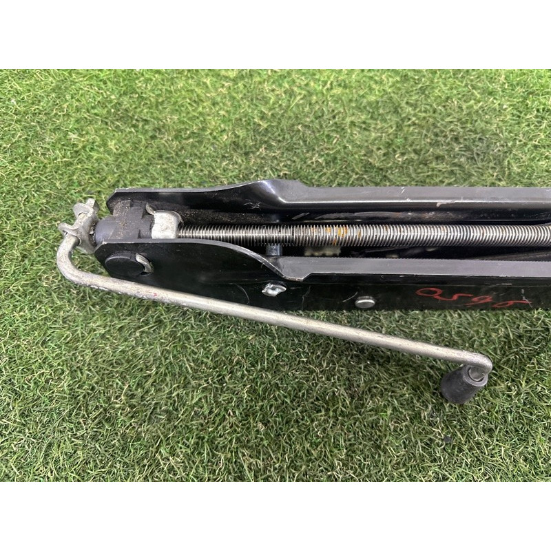 Домкрат (аксессуары) Volkswagen Touareg NF 2012 3.6 CGRA 7P0011031B