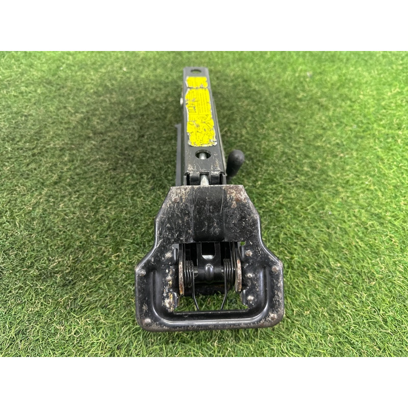 Домкрат (аксессуары) Volkswagen Touareg NF 2012 3.6 CGRA 7P0011031B