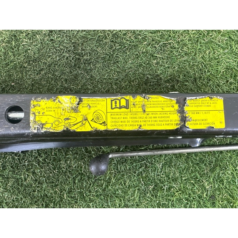 Домкрат (аксессуары) Volkswagen Touareg NF 2012 3.6 CGRA 7P0011031B