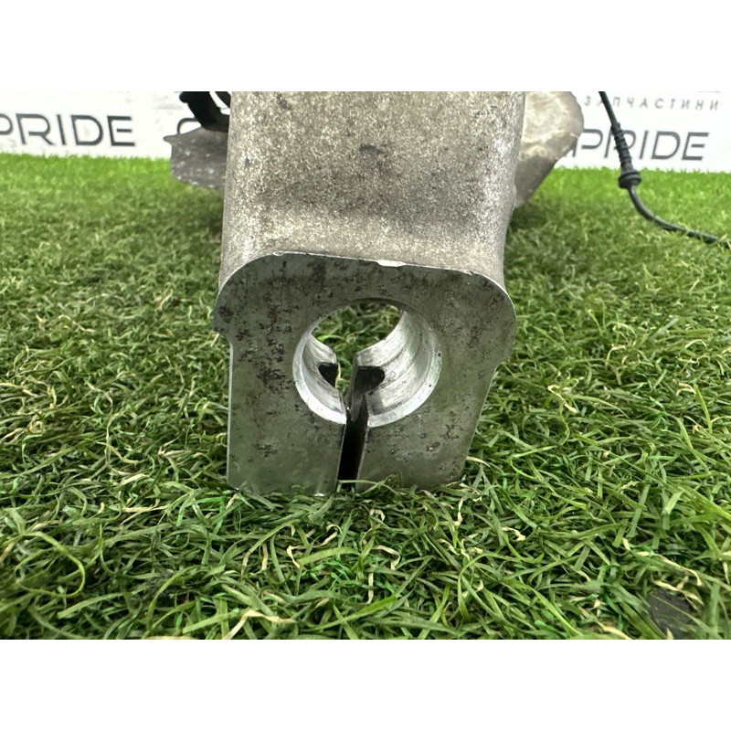 Поворотный кулак (подвеска) BMW 7-series F01 2011 3.0 N54 31216775768