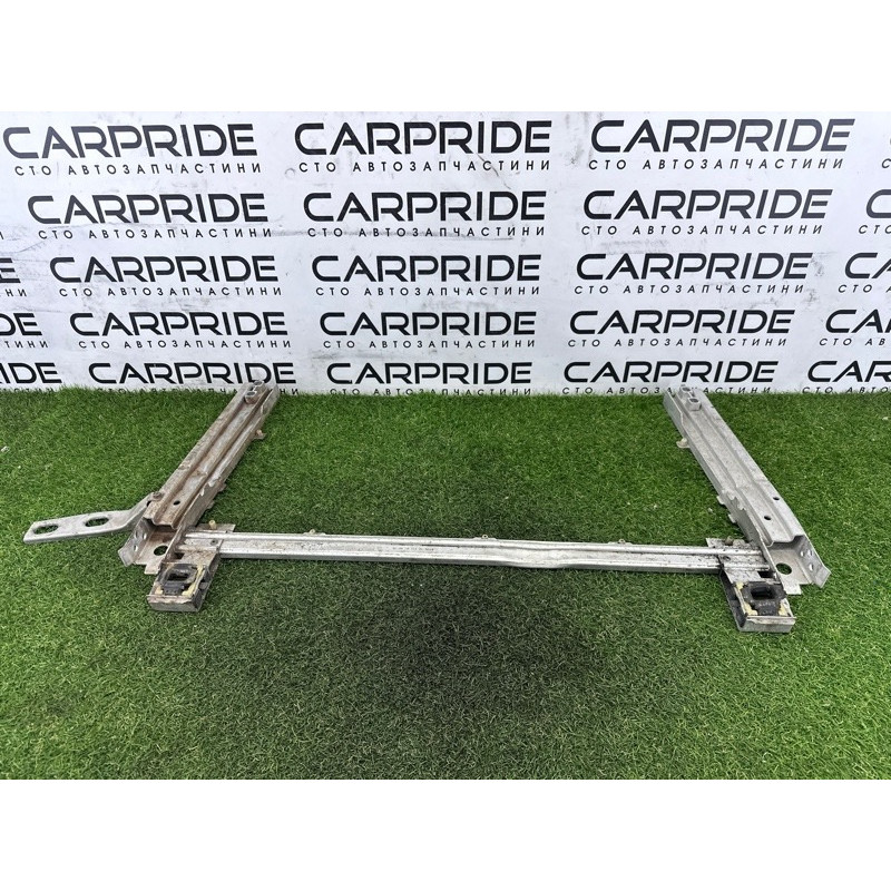 Кронштейн радиатора (кузов и элементы) BMW X1 F48 2016 2.0 B46B20 51117301605