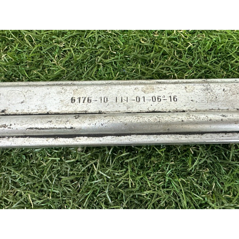 Кронштейн радиатора (кузов и элементы) BMW X1 F48 2016 2.0 B46B20 51117301605