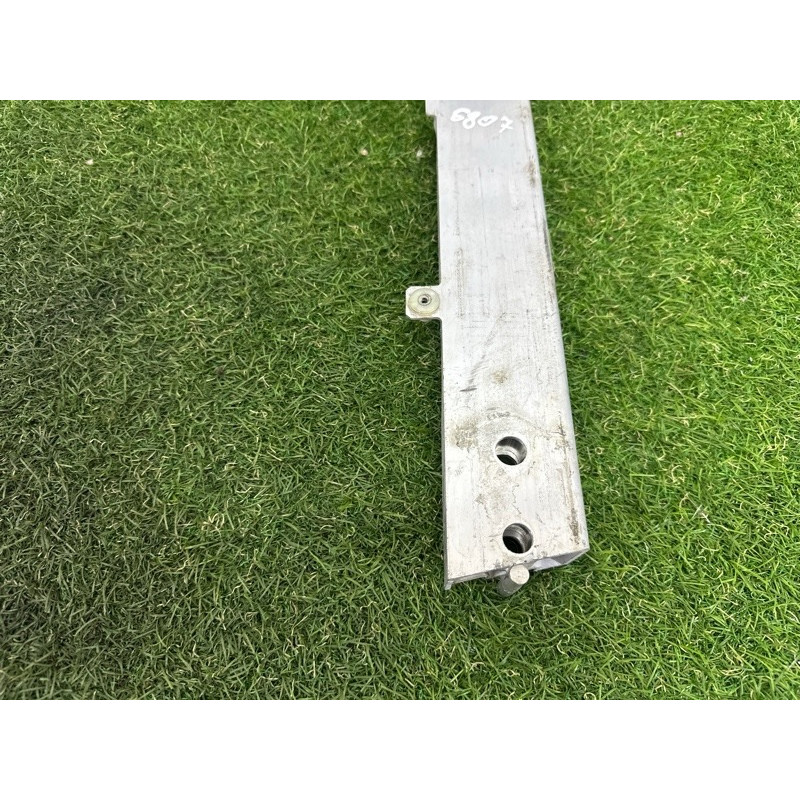 Кронштейн радиатора (кузов и элементы) BMW X1 F48 2016 2.0 B46B20 51117301605