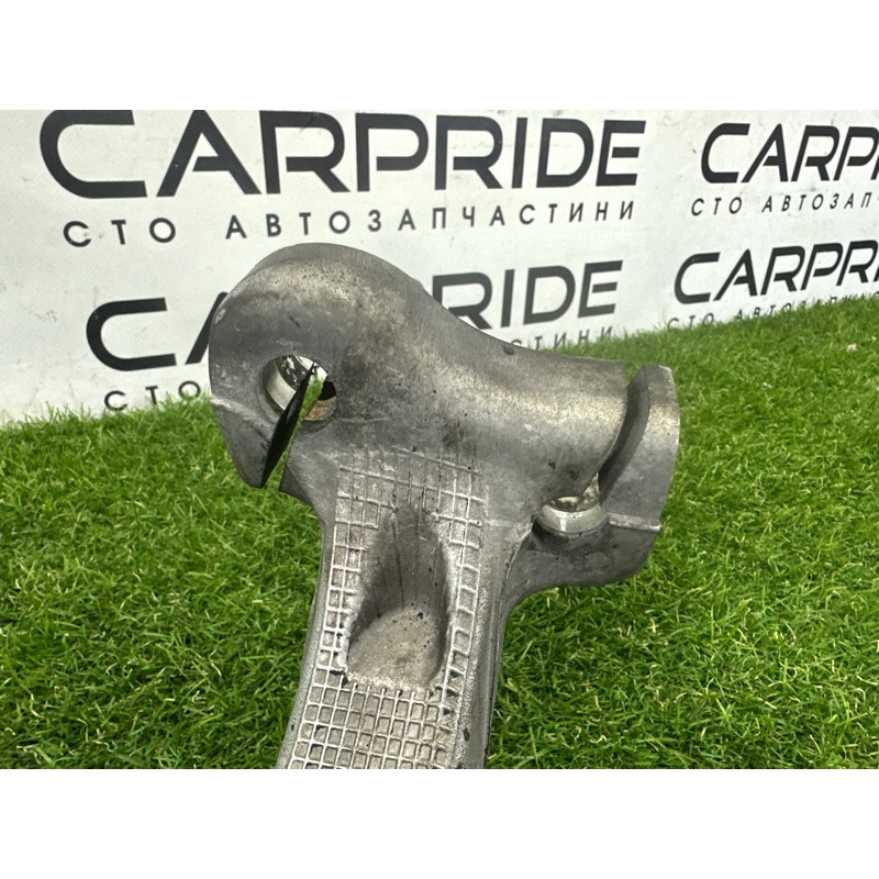 Поворотный кулак (подвеска) AUDI A4 B8 2012 2.0 CAEB 8K0407253AA