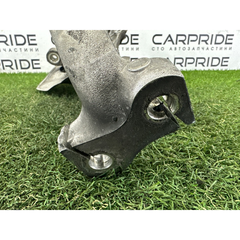 Поворотный кулак (подвеска) AUDI A4 B8 2012 2.0 CAEB 8K0407253AA