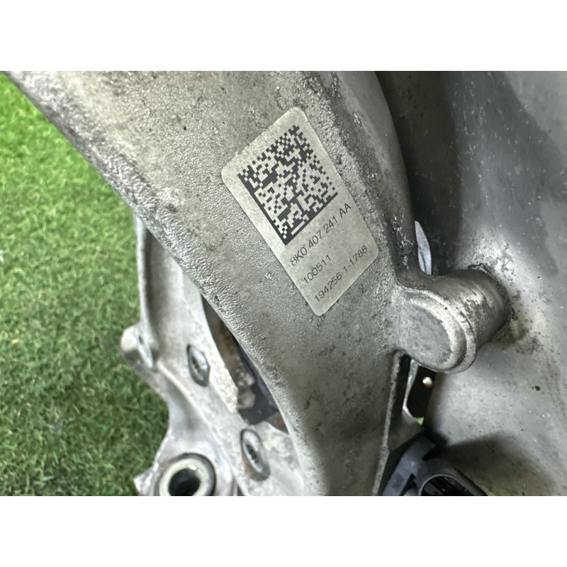 Поворотный кулак (подвеска) AUDI A4 B8 2012 2.0 CAEB 8K0407253AA