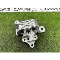 Подушка двигуна