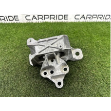 Подушка двигателя