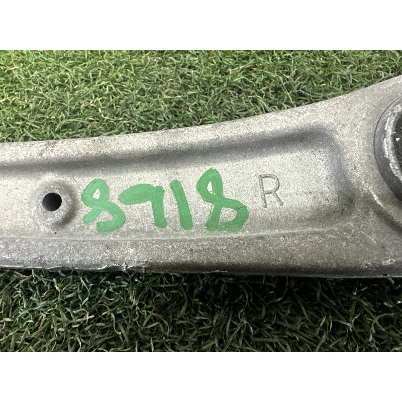 Рычаг подвески (подвеска) AUDI Q5 8R 2012 2.0 CAEB 8K0407152F