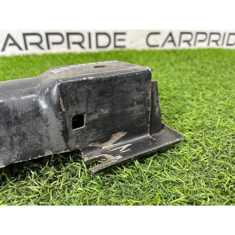 Кронштейн усилителя бампера (стекла и зеркала) BMW 5-series E34 51111944303