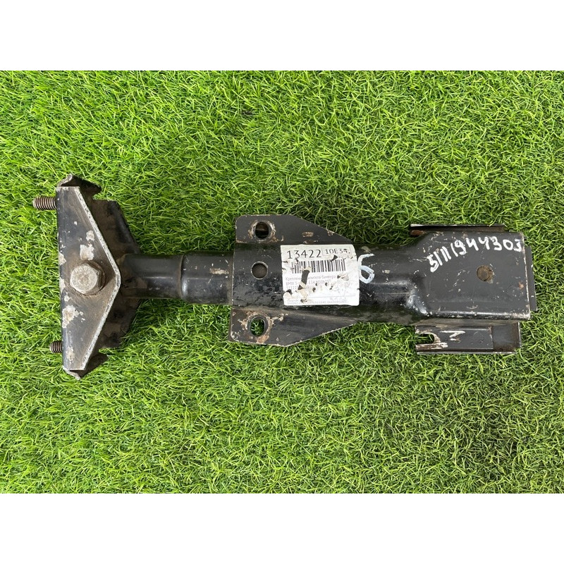 Кронштейн усилителя бампера (стекла и зеркала) BMW 5-series E34 51111944303