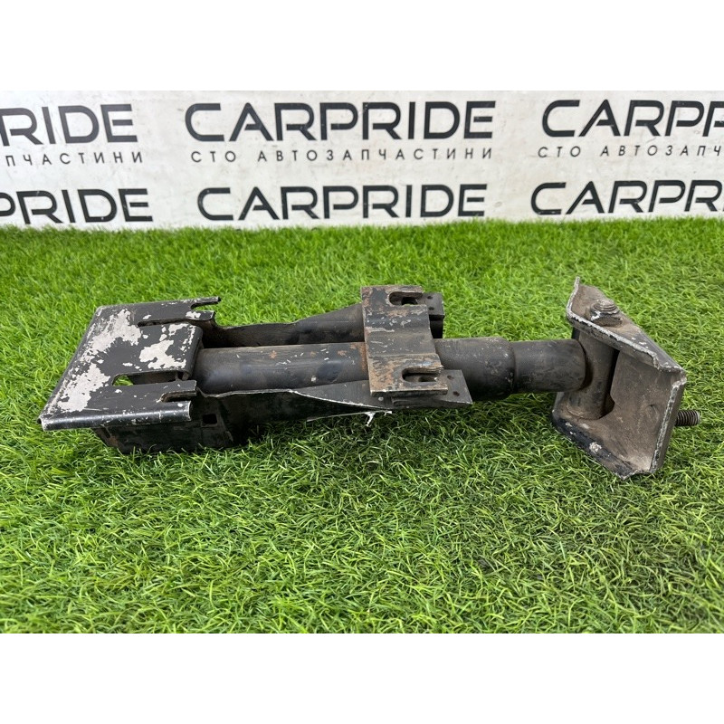 Кронштейн усилителя бампера (стекла и зеркала) BMW 5-series E34 51111944303