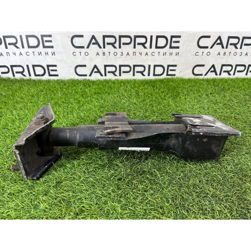 Кронштейн усилителя бампера (стекла и зеркала) BMW 5-series E34 51111944303