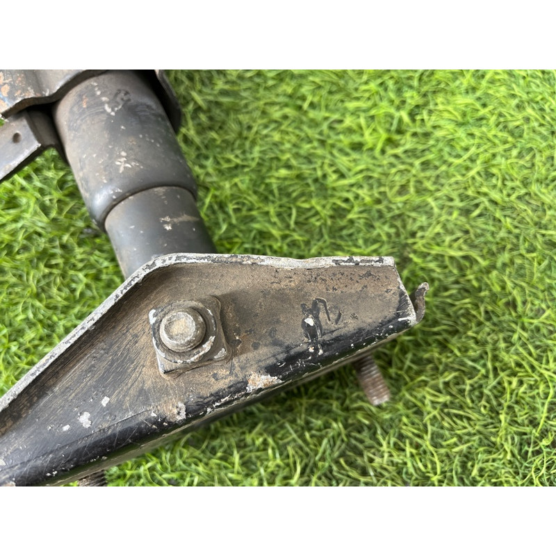 Кронштейн усилителя бампера (стекла и зеркала) BMW 5-series E34 51111944303