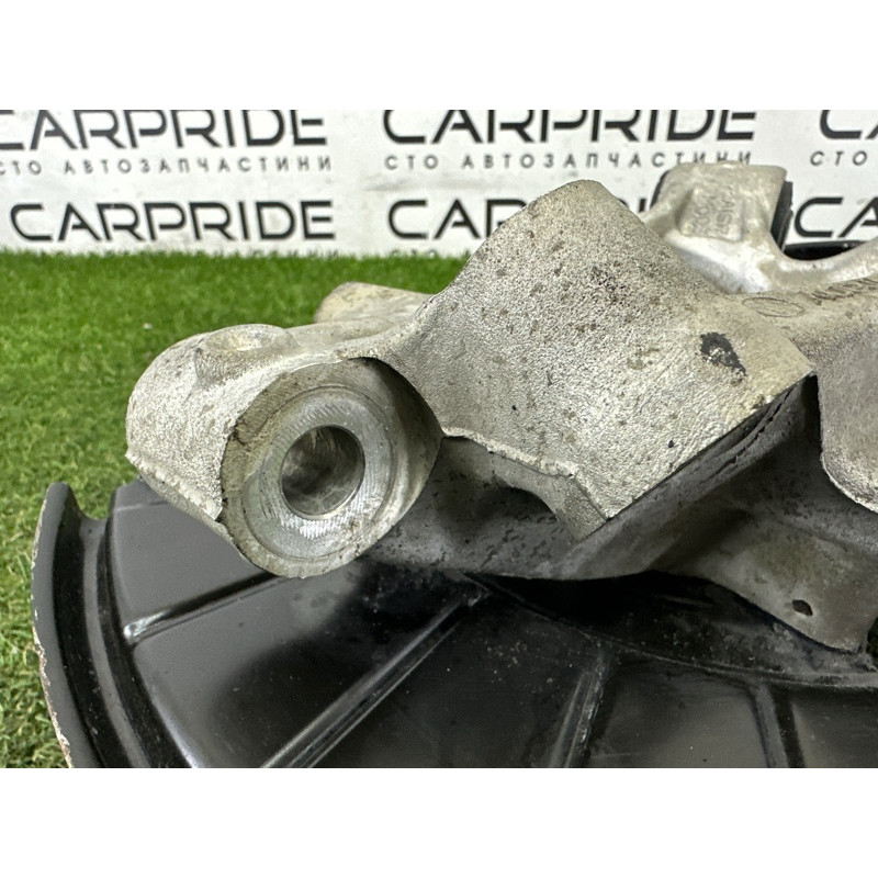 Цапфа підвіски (підвіска) Volkswagen Touareg NF 2015 3.6 CGRA 7P0505435B