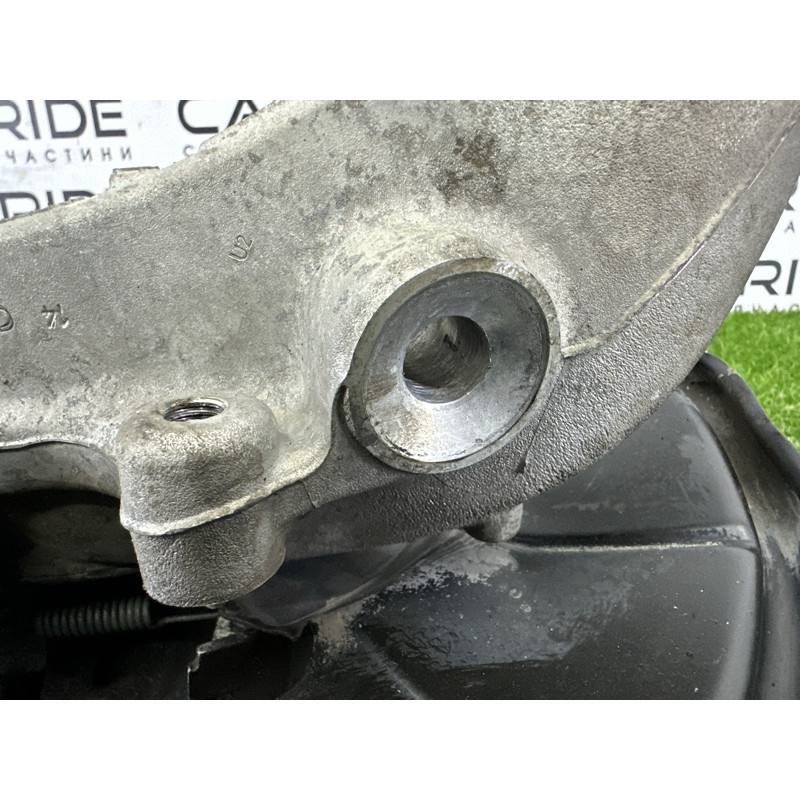 Цапфа підвіски (підвіска) Volkswagen Touareg NF 2015 3.6 CGRA 7P0505435B
