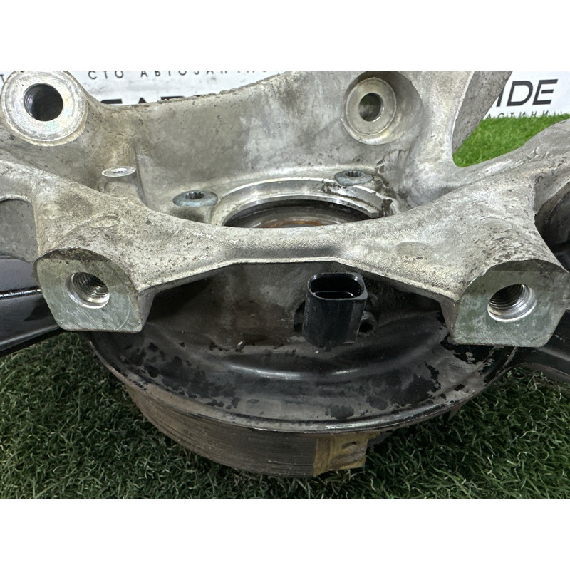 Цапфа подвески (подвеска) Volkswagen Touareg NF 2015 3.6 CGRA 7P0505436B