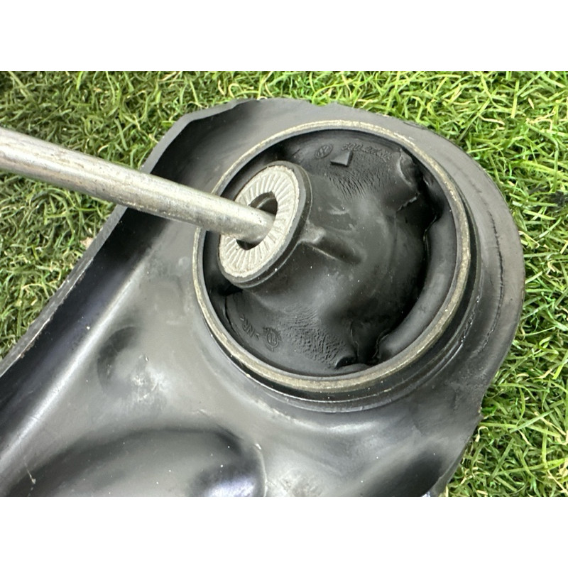 Рычаг подвески (подвеска) AUDI A3 8V 2015 1.8 CNSB 5Q0407151J