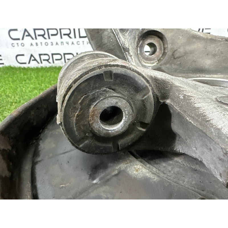 Цапфа подвески (подвеска) Volkswagen Touareg NF 2012 3.6 CGRA 7P0505435A