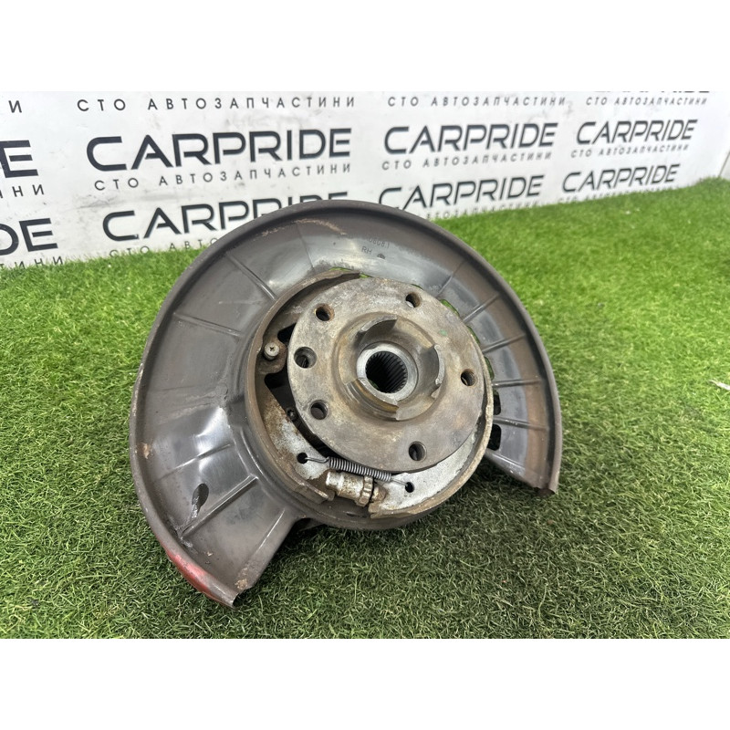 Цапфа подвески (подвеска) Volkswagen Touareg NF 2012 3.6 CGRA 7P0505436A