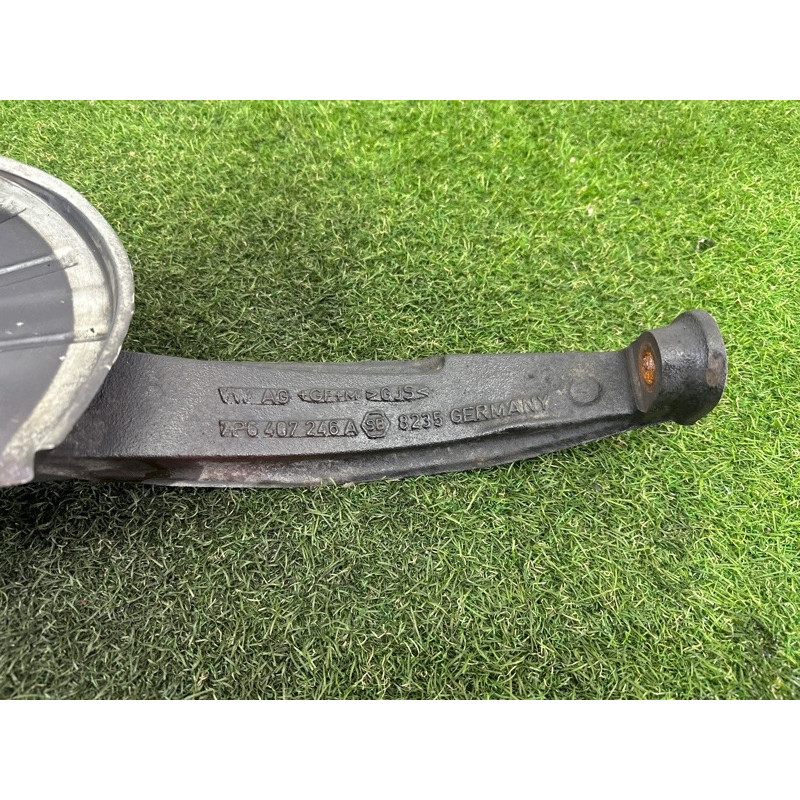 Поворотный кулак (подвеска) Volkswagen Touareg NF 2012 3.6 CGRA 7P6407246A
